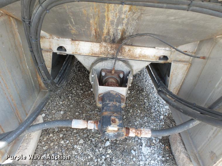 image for item DB7095 Adams 600T fertilizer tender bed