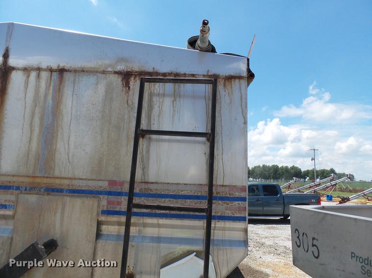 image for item DB7095 Adams 600T fertilizer tender bed