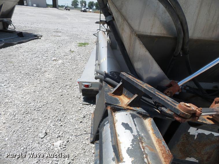 image for item DB7095 Adams 600T fertilizer tender bed