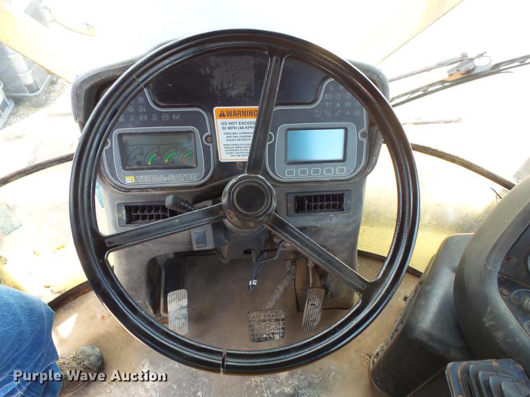 image for item DC1227 2002 Ag-Chem TerraGator 8104 sprayer