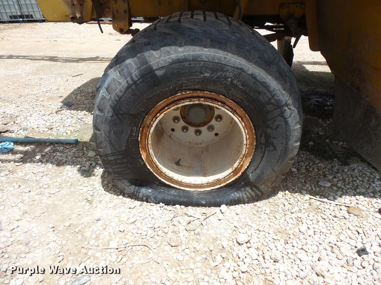 image for item DC1227 2002 Ag-Chem TerraGator 8104 sprayer