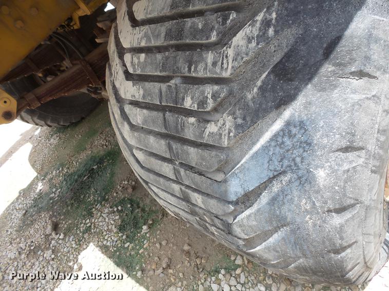 image for item DC1227 2002 Ag-Chem TerraGator 8104 sprayer