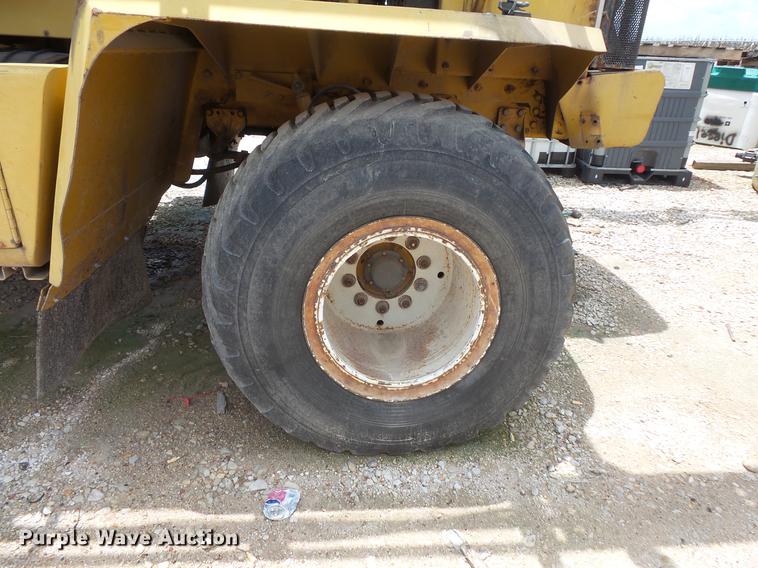 image for item DC1227 2002 Ag-Chem TerraGator 8104 sprayer