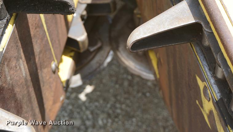 image for item DD7766 1982 New Holland 892 forage harvester