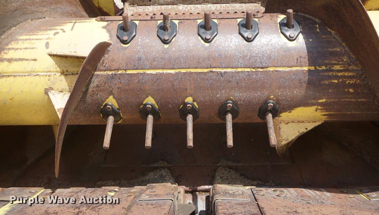 image for item DD7766 1982 New Holland 892 forage harvester