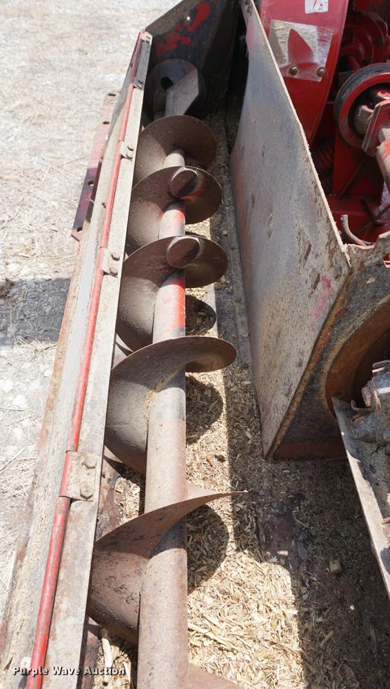 image for item DD7766 1982 New Holland 892 forage harvester