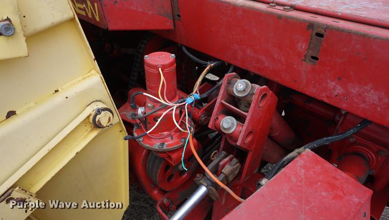 image for item DD7766 1982 New Holland 892 forage harvester