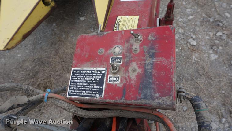 image for item DD7766 1982 New Holland 892 forage harvester