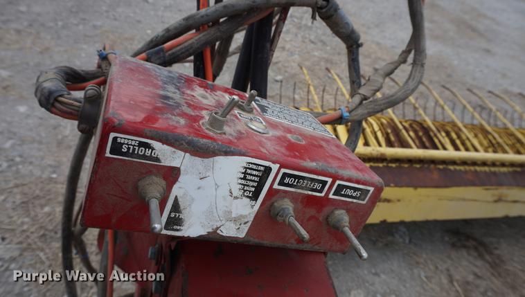 image for item DD7766 1982 New Holland 892 forage harvester