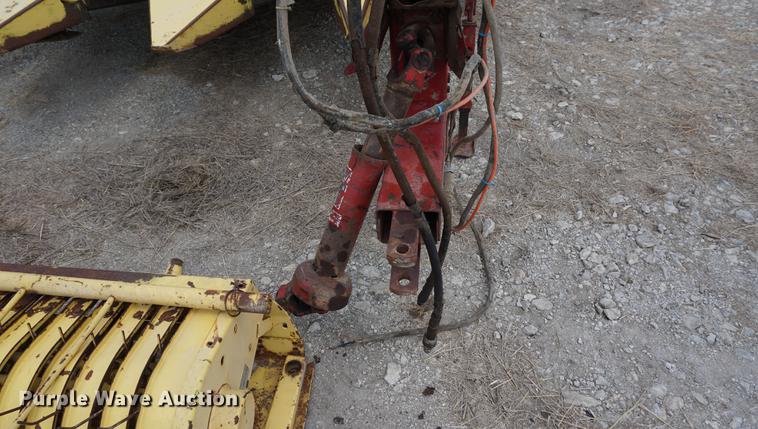 image for item DD7766 1982 New Holland 892 forage harvester