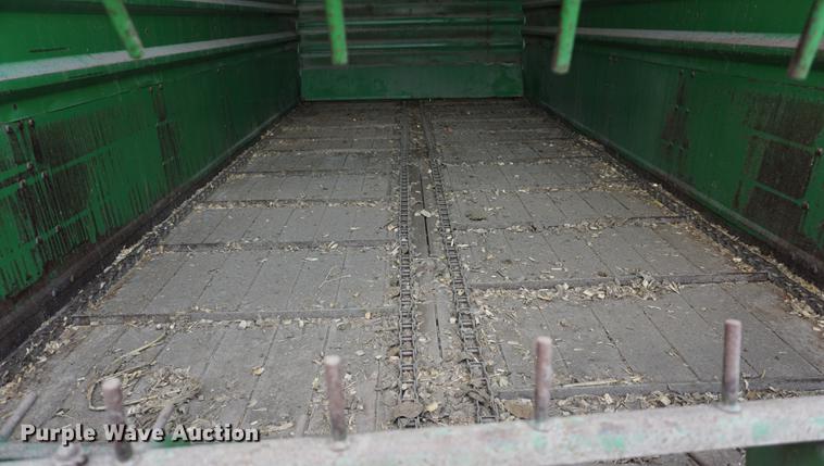 image for item DD7767 John Deere 716A silage wagon