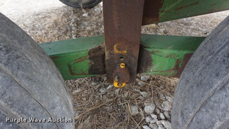 image for item DD7767 John Deere 716A silage wagon