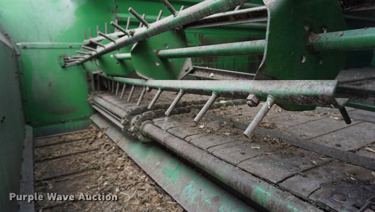 image for item DD7768 John Deere 716A silage wagon