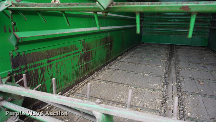 image for item DD7768 John Deere 716A silage wagon