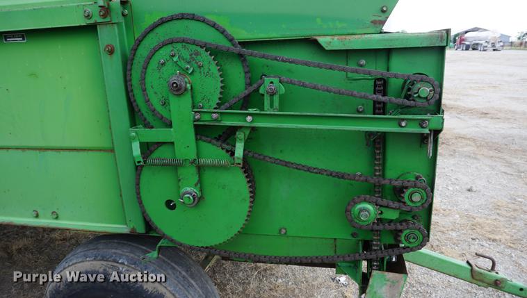 image for item DD7768 John Deere 716A silage wagon