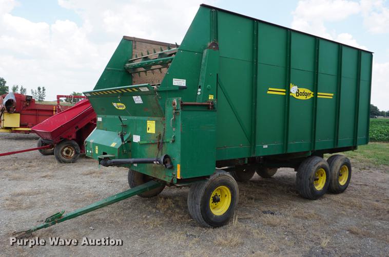 image for item DD7769 Badger BN950 feed wagon