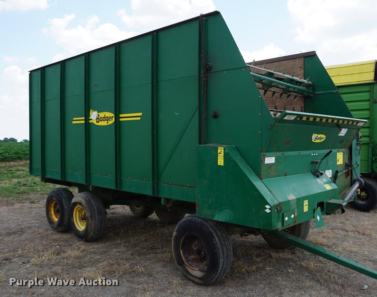 image for item DD7769 Badger BN950 feed wagon