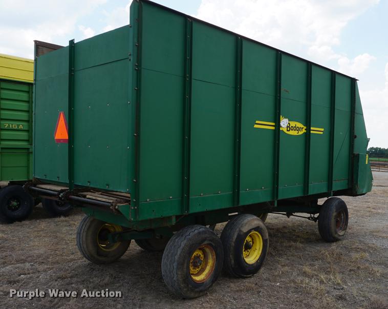 image for item DD7769 Badger BN950 feed wagon