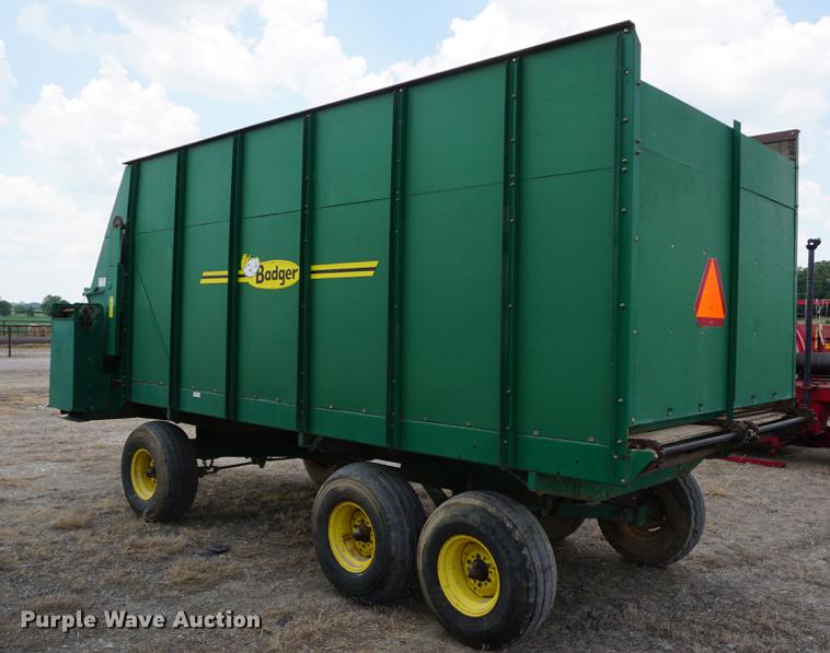 image for item DD7769 Badger BN950 feed wagon