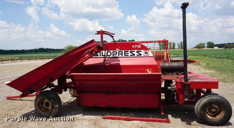image for item DD7770 Silopress XPIII silage bagger