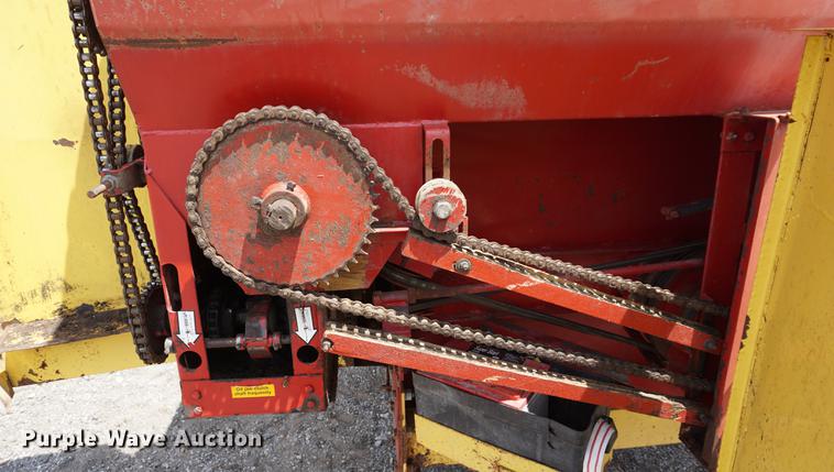 image for item DD7771 Schuler 175CM Cycle Mix feed wagon