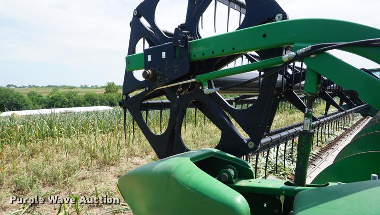 image for item DD7773 John Deere 625F flex head