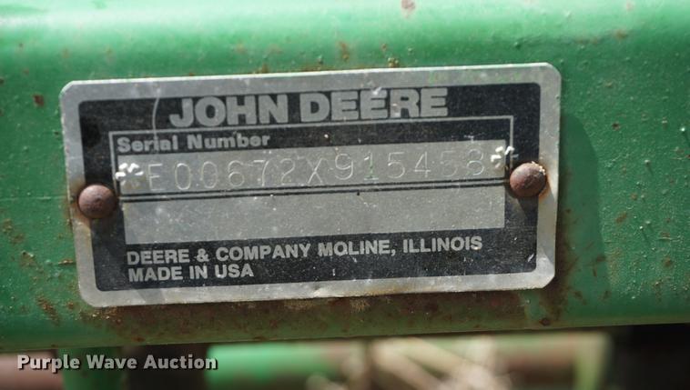 image for item DD7774 John Deere 672 side delivery rake