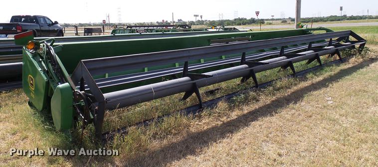 image for item DD8338 1999 John Deere 930R rigid platform head