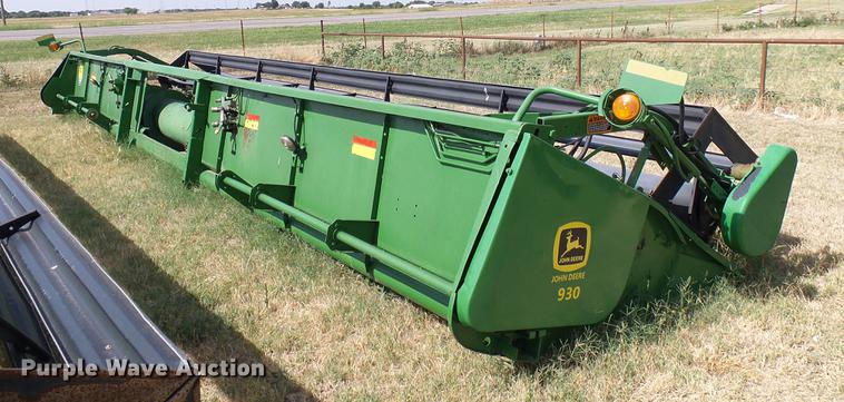 image for item DD8338 1999 John Deere 930R rigid platform head