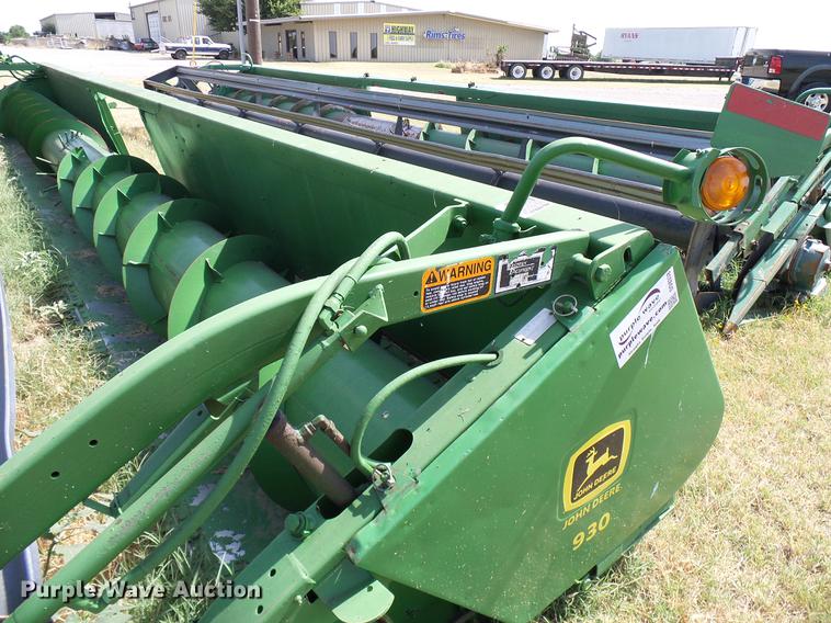 image for item DD8338 1999 John Deere 930R rigid platform head