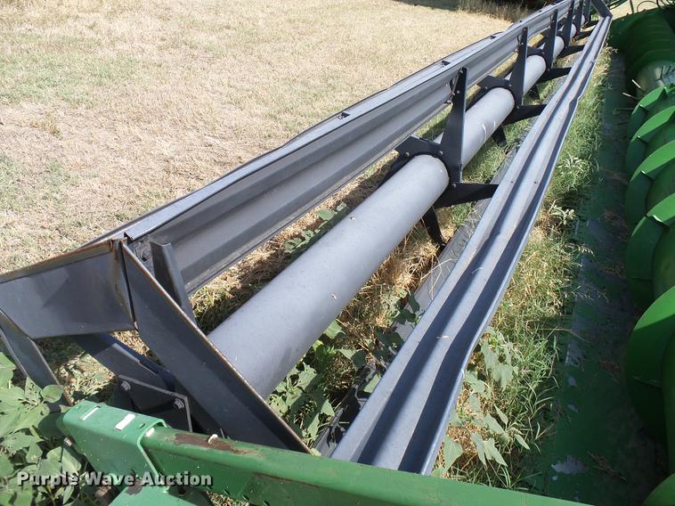 image for item DD8338 1999 John Deere 930R rigid platform head