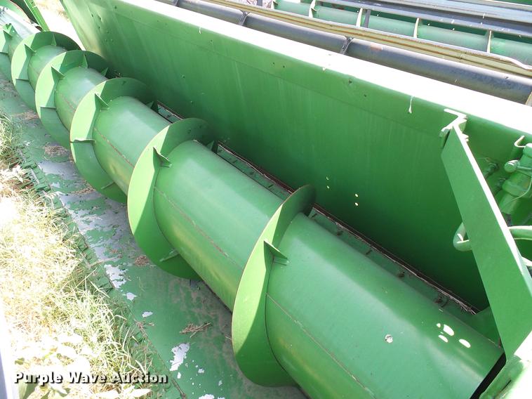 image for item DD8338 1999 John Deere 930R rigid platform head