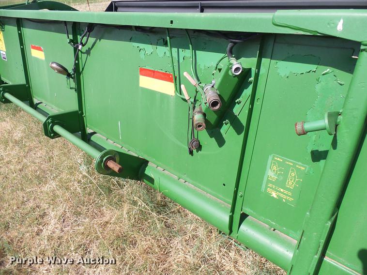 image for item DD8338 1999 John Deere 930R rigid platform head