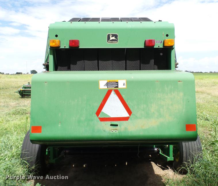 image for item DD8339 1997 John Deere 566 round baler