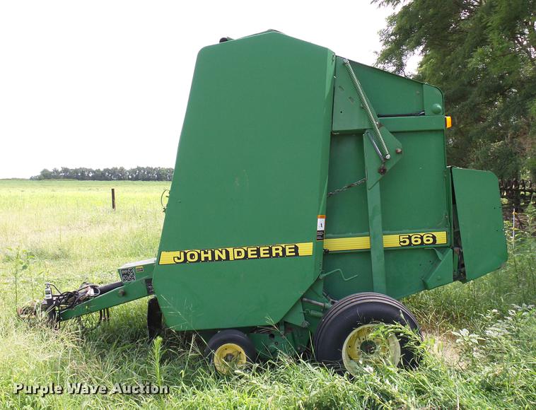 image for item DD8339 1997 John Deere 566 round baler