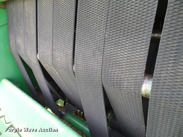 image for item DD8339 1997 John Deere 566 round baler