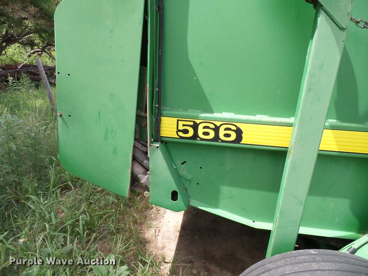 image for item DD8339 1997 John Deere 566 round baler