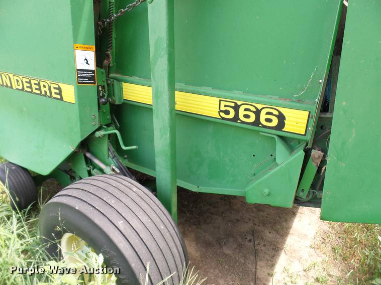 image for item DD8339 1997 John Deere 566 round baler