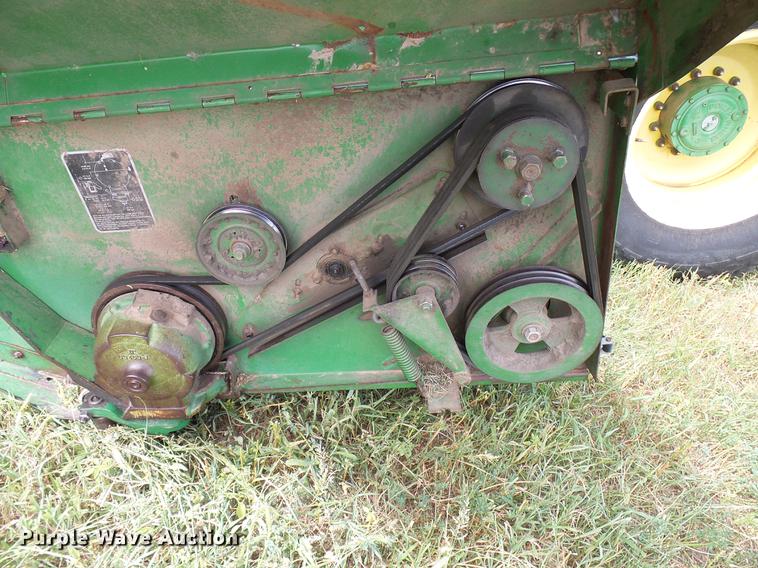 image for item DD8340 1994 John Deere 3830 windrower