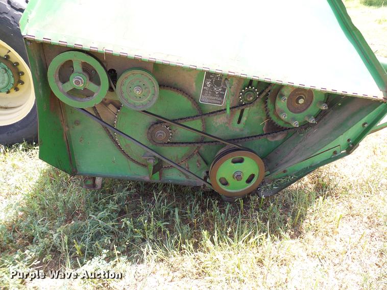 image for item DD8340 1994 John Deere 3830 windrower