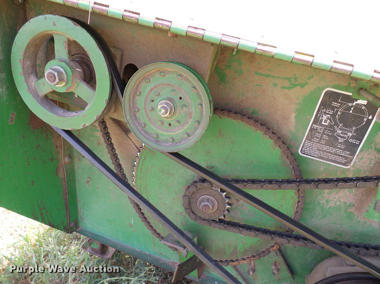 image for item DD8340 1994 John Deere 3830 windrower