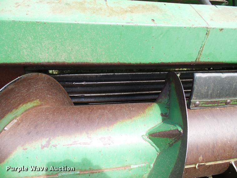 image for item DD8340 1994 John Deere 3830 windrower