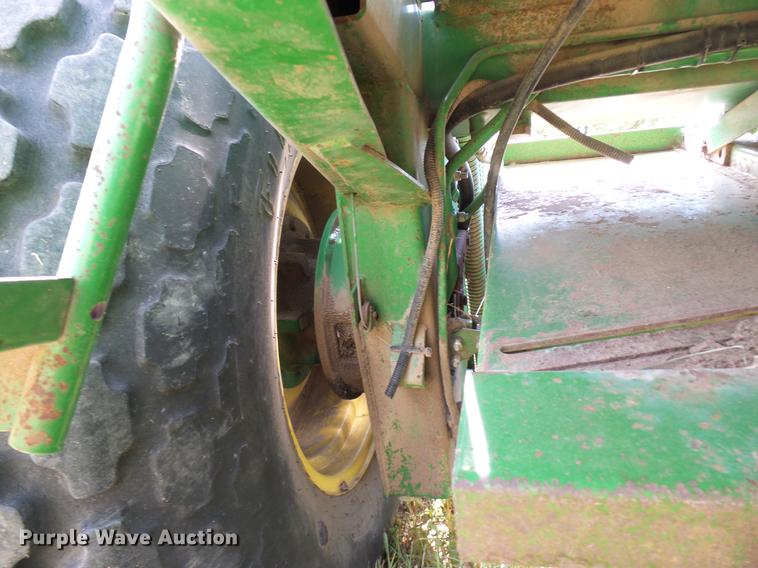 image for item DD8340 1994 John Deere 3830 windrower