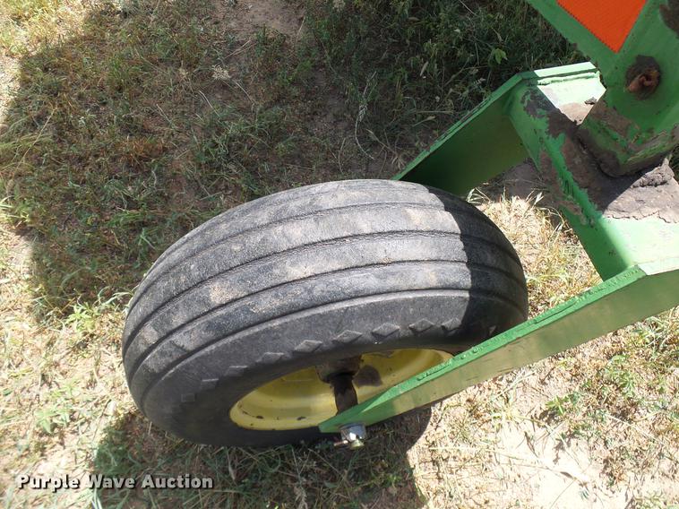 image for item DD8340 1994 John Deere 3830 windrower