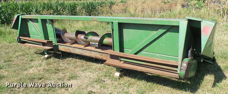 image for item DD8638 1980 John Deere 643 corn head