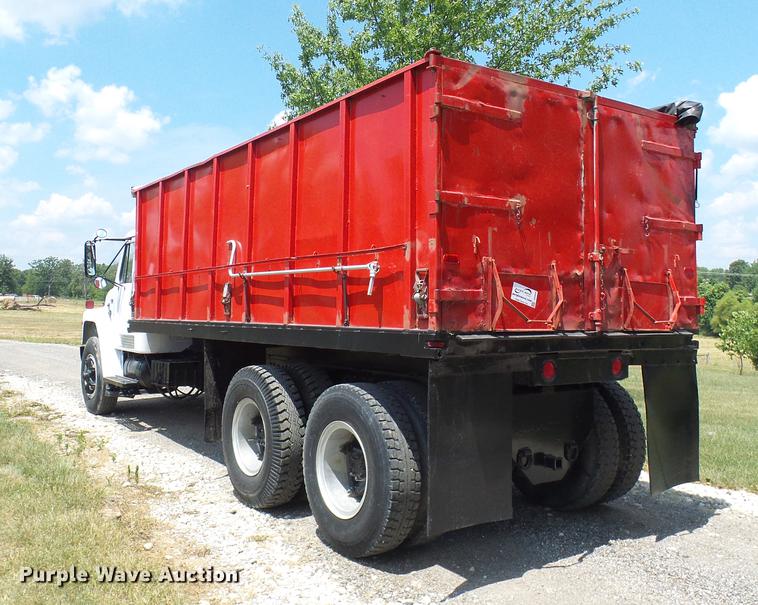 image for item DD8645 1988 International F1954 grain truck