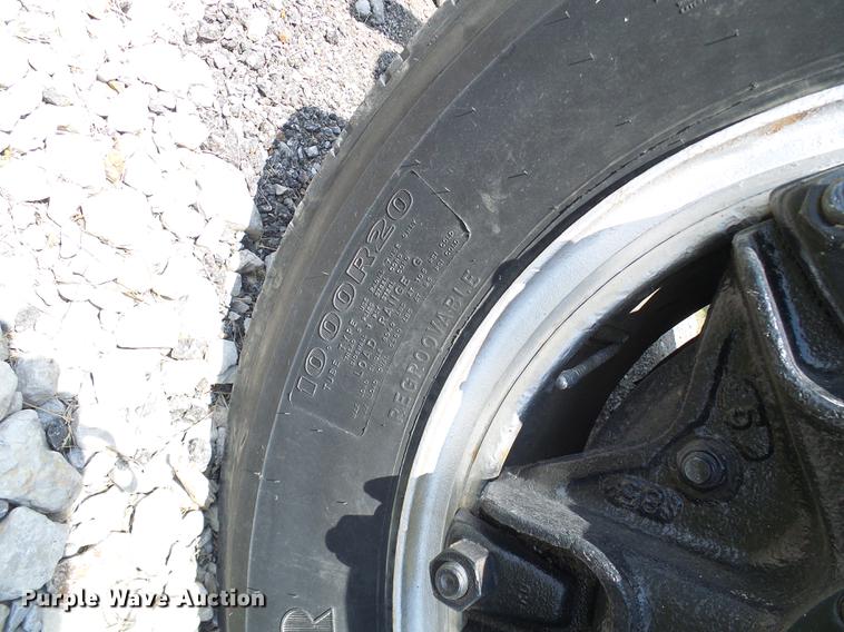 image for item DD8645 1988 International F1954 grain truck