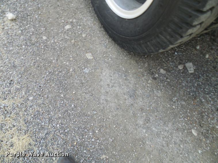 image for item DD8645 1988 International F1954 grain truck