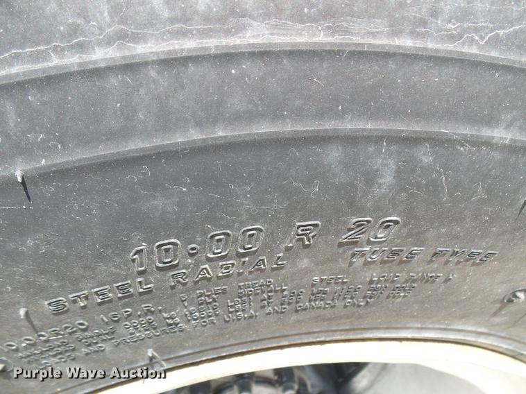 image for item DD8645 1988 International F1954 grain truck