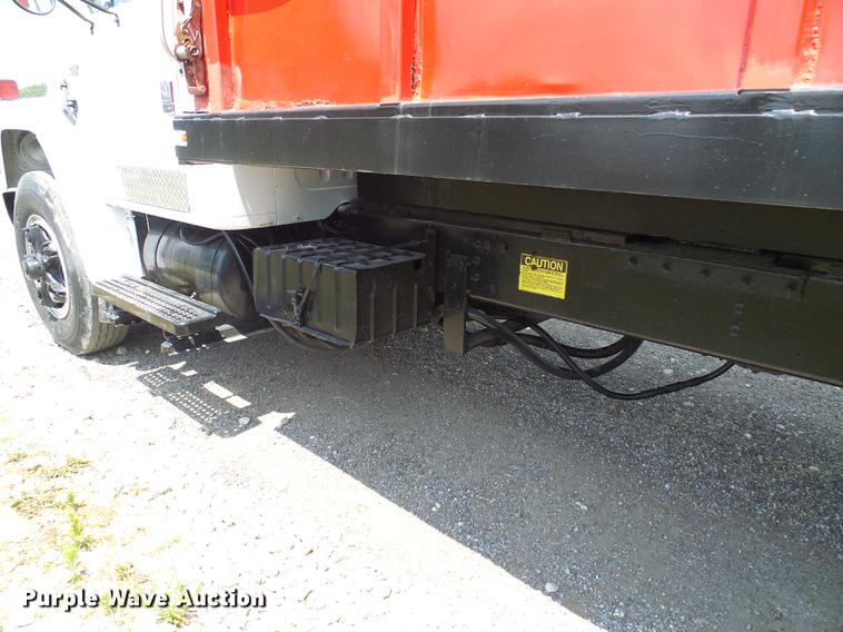 image for item DD8645 1988 International F1954 grain truck